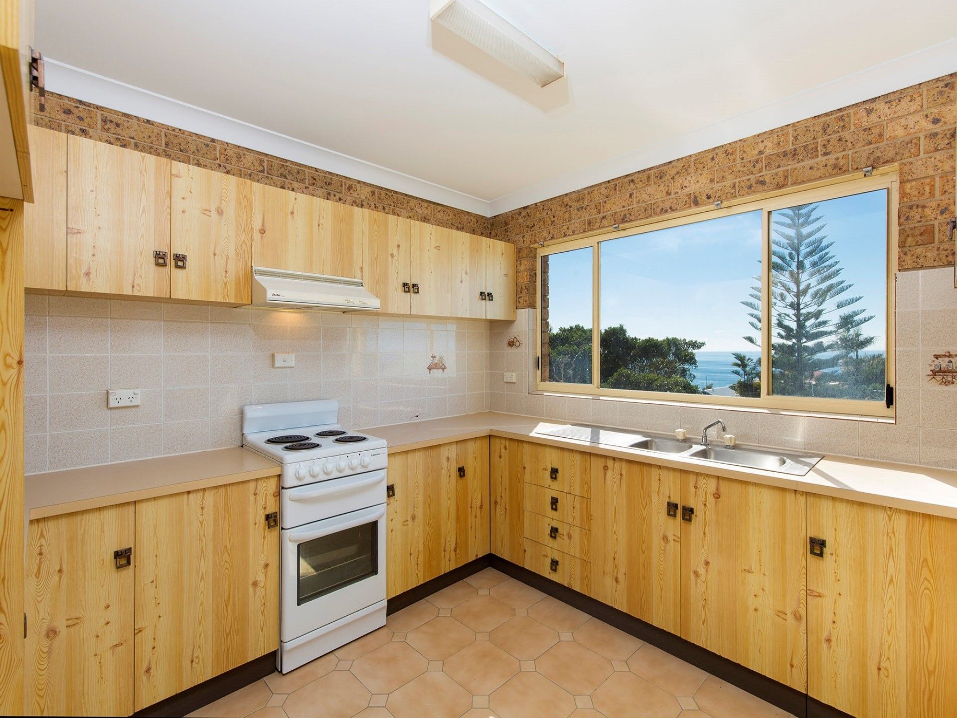 Nambucca Heads Real Estate:  East-Side Ocean View Unit